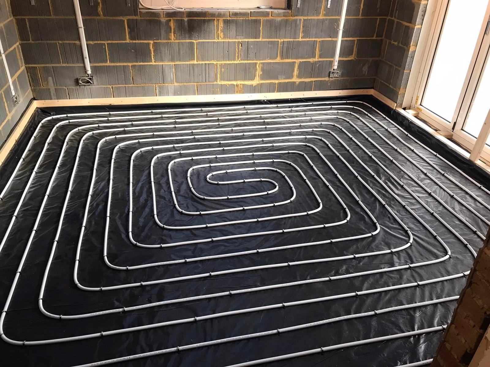 Wet underfloor heating install